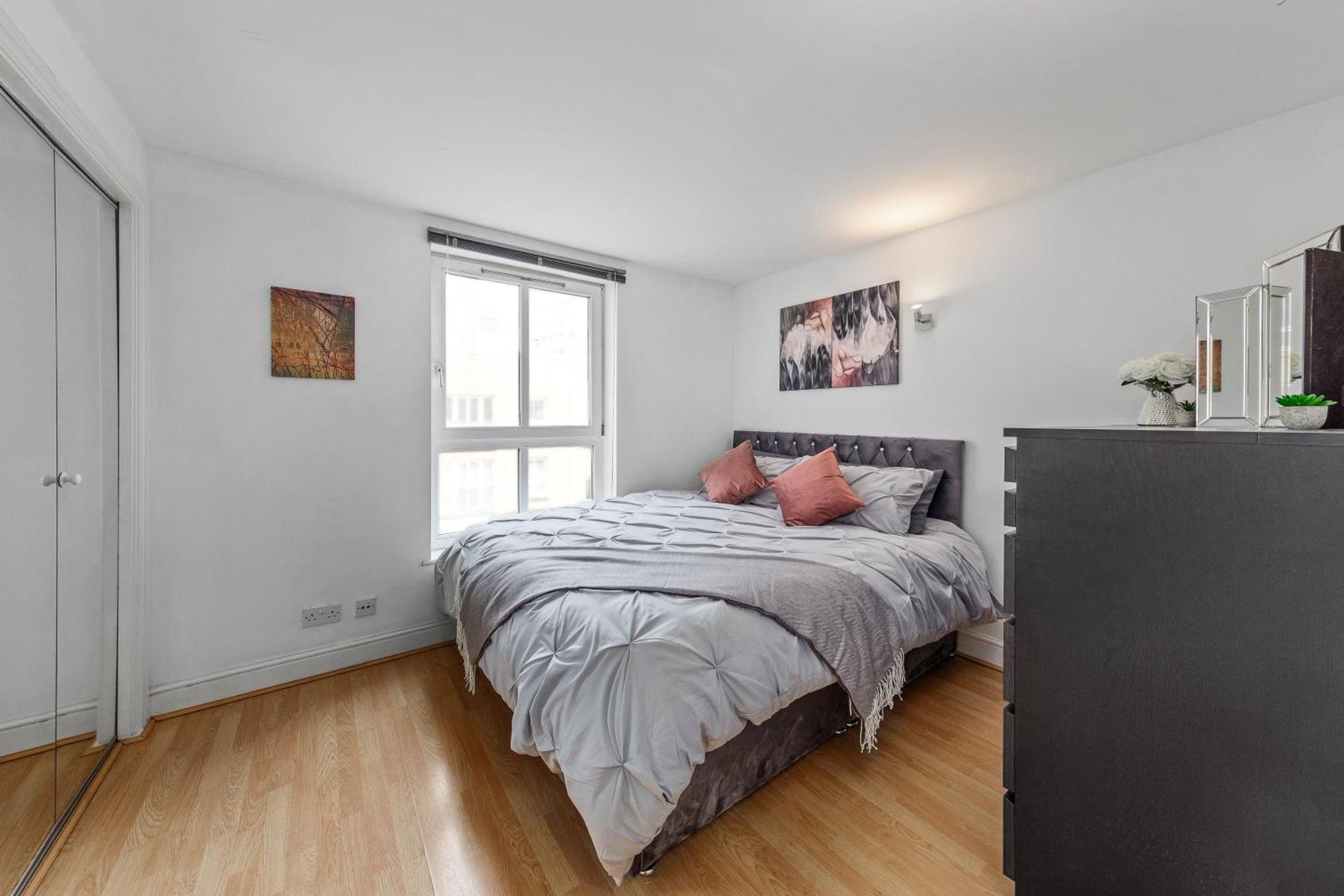 Superb Business Travellers Tower Of Apartment London